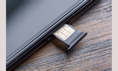 eSIM vs Physical SIM: Why Travelers Are Making the Switch (2026)